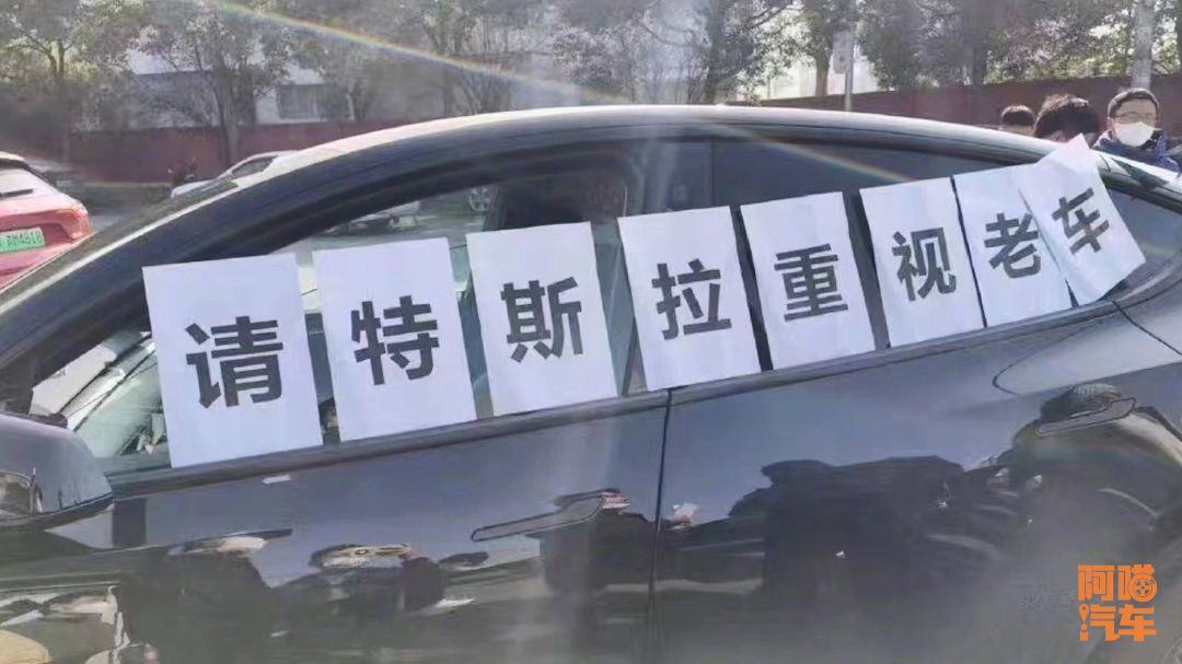特斯拉全系降價1.4萬,現(xiàn)在能入手嗎?喵哥還是那句,再等等