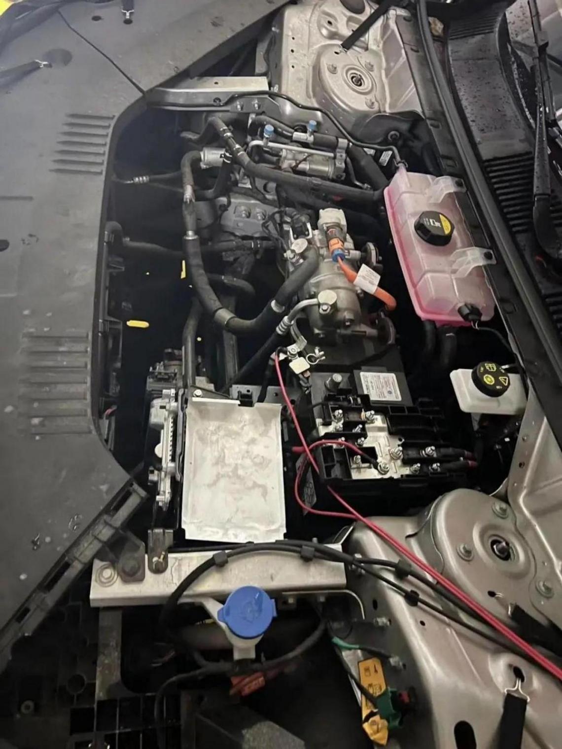 全新領克ZERO曝光,配輪邊電機+后輪轉向,全域800V架構