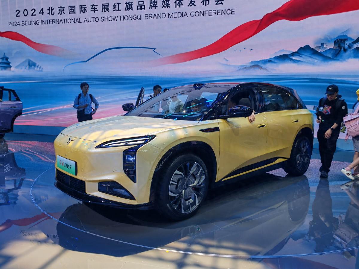 加強(qiáng)新能源、智能化攻勢(shì)!紅旗攜重磅車型亮相北京車展