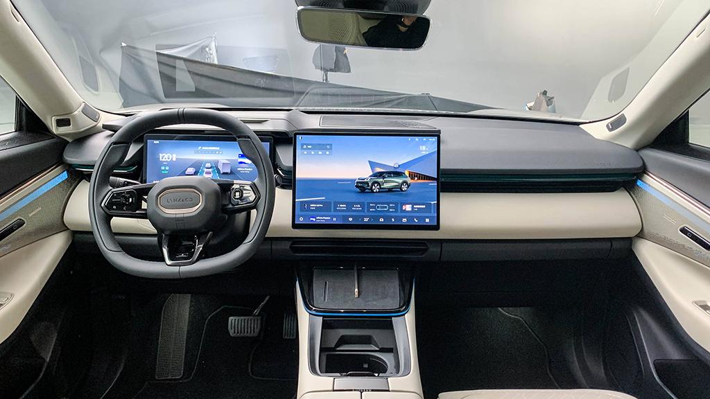 想買輛高品質新能源SUV? 選嵐圖FREE還是領克08