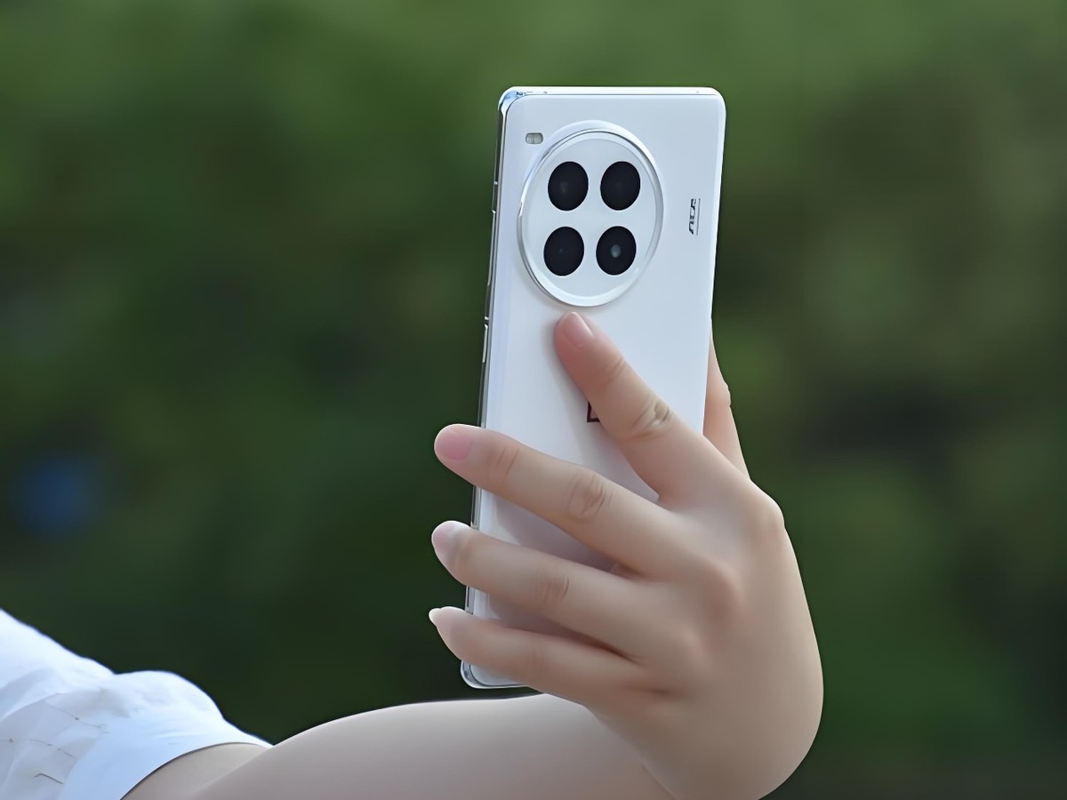 一加不講武德!從4599元跌至2804元,24GB+1TB+陶瓷材質(zhì)+6100mAh